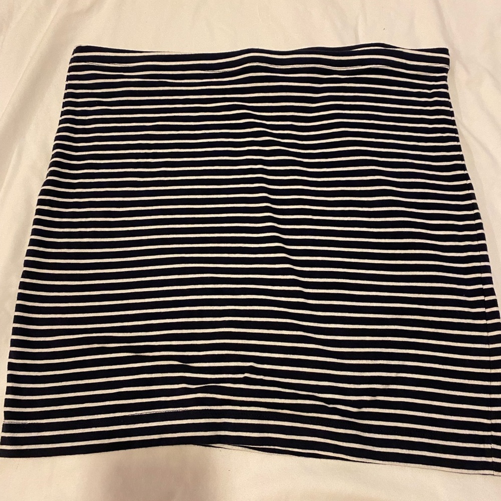 H&M basics skirt. medium. Navy blue and white stripes.